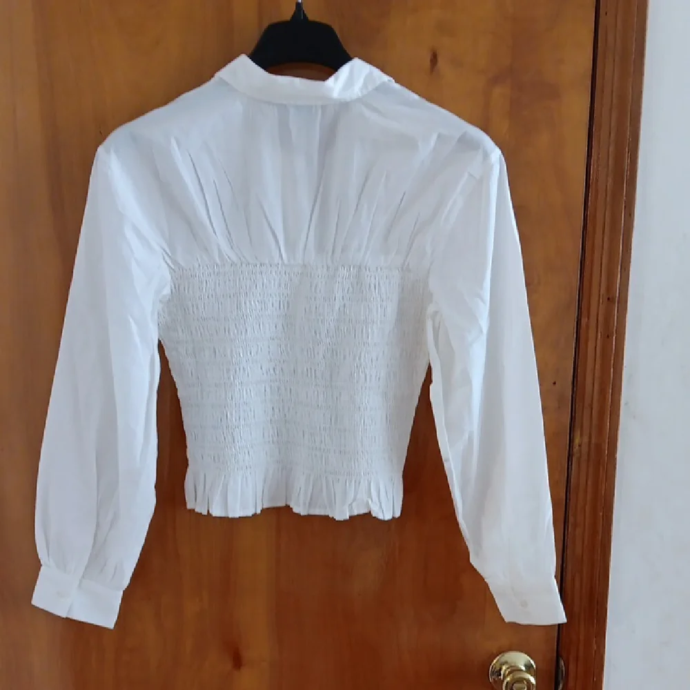 GAP White Cuffed Sleeve Buttoned Top M NWT - Picture 5 of 6